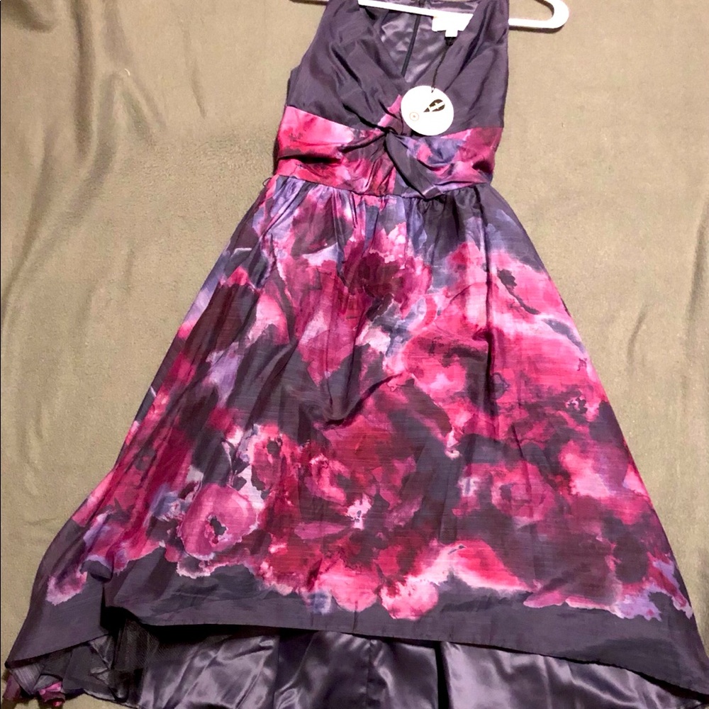 😊Beautiful floral dress